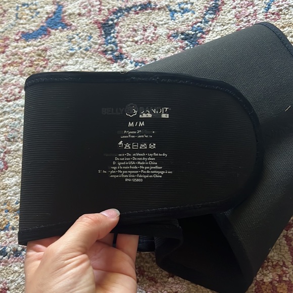 BELLY BANDIT black belly band belly support with slot for ice pack size Medium - Picture 2 of 2